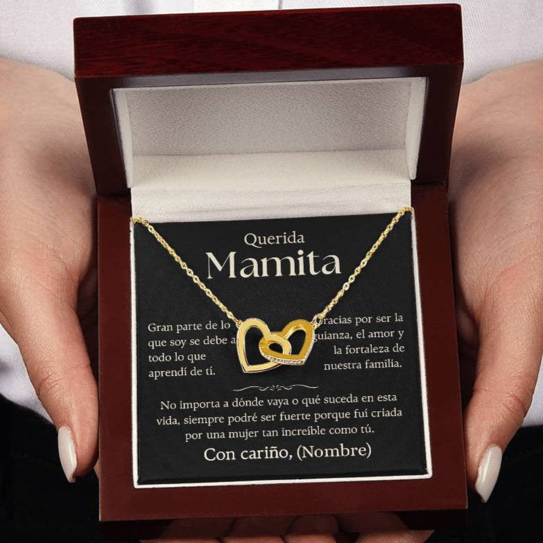 Querida Mamita, Collar de Corazones Entrelazados con Mensaje Personalizado.